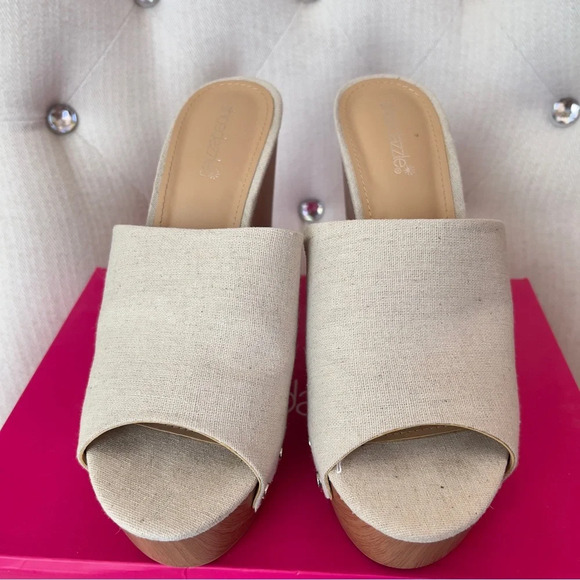 Linen Fabric Wedge with Wood Heel - Picture 2 of 4